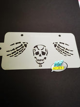 Skeleton and two hands #175